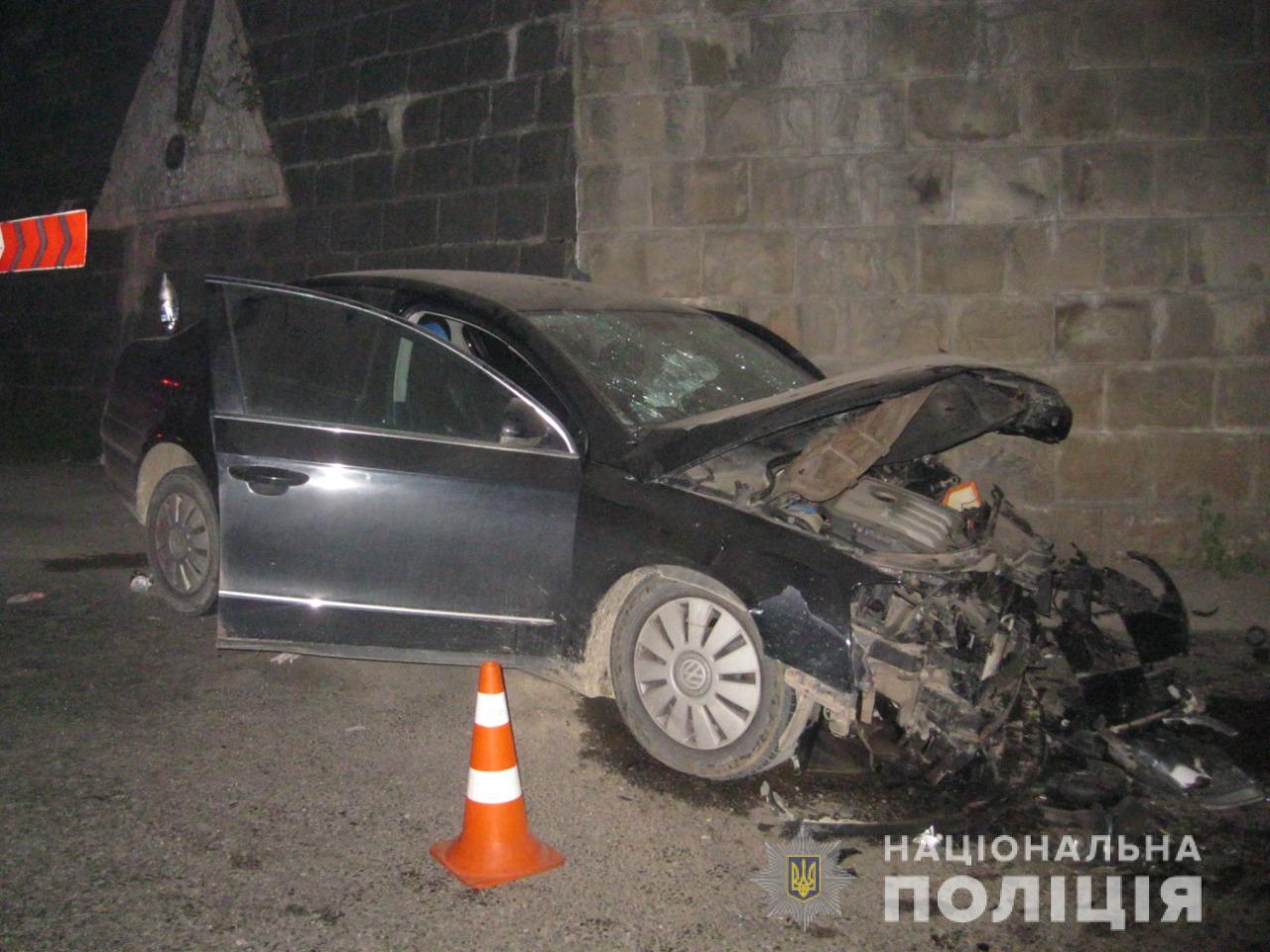 На Львівщині водій із Закарпаття врізався у стіну тунелю, госпіталізовано пасажира-іноземця (ФОТО)