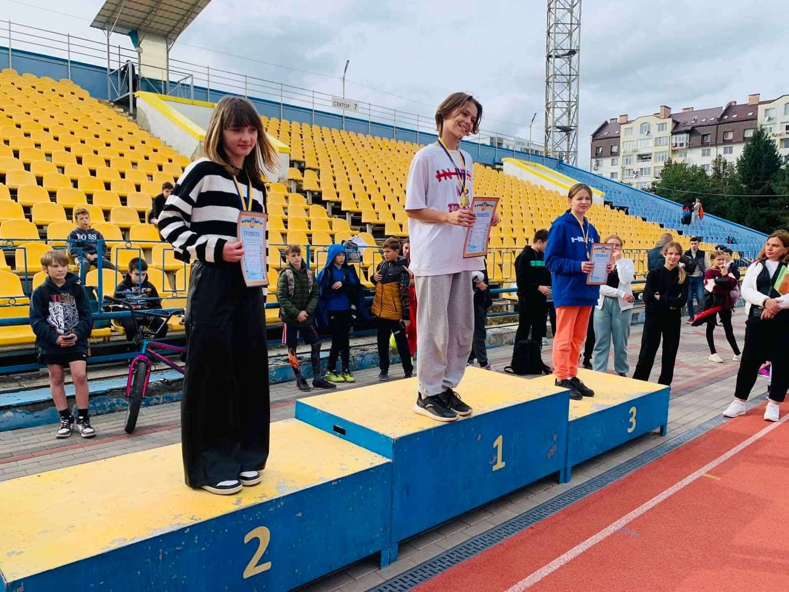 На ужгородському стадіоні "Авангард" змагалися юні легкоатлети (ФОТО)
