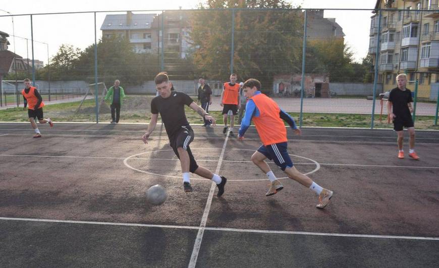 Мініфутбольний турнір до Дня захисників та захисниць відбувся в Ужгороді (ФОТО)