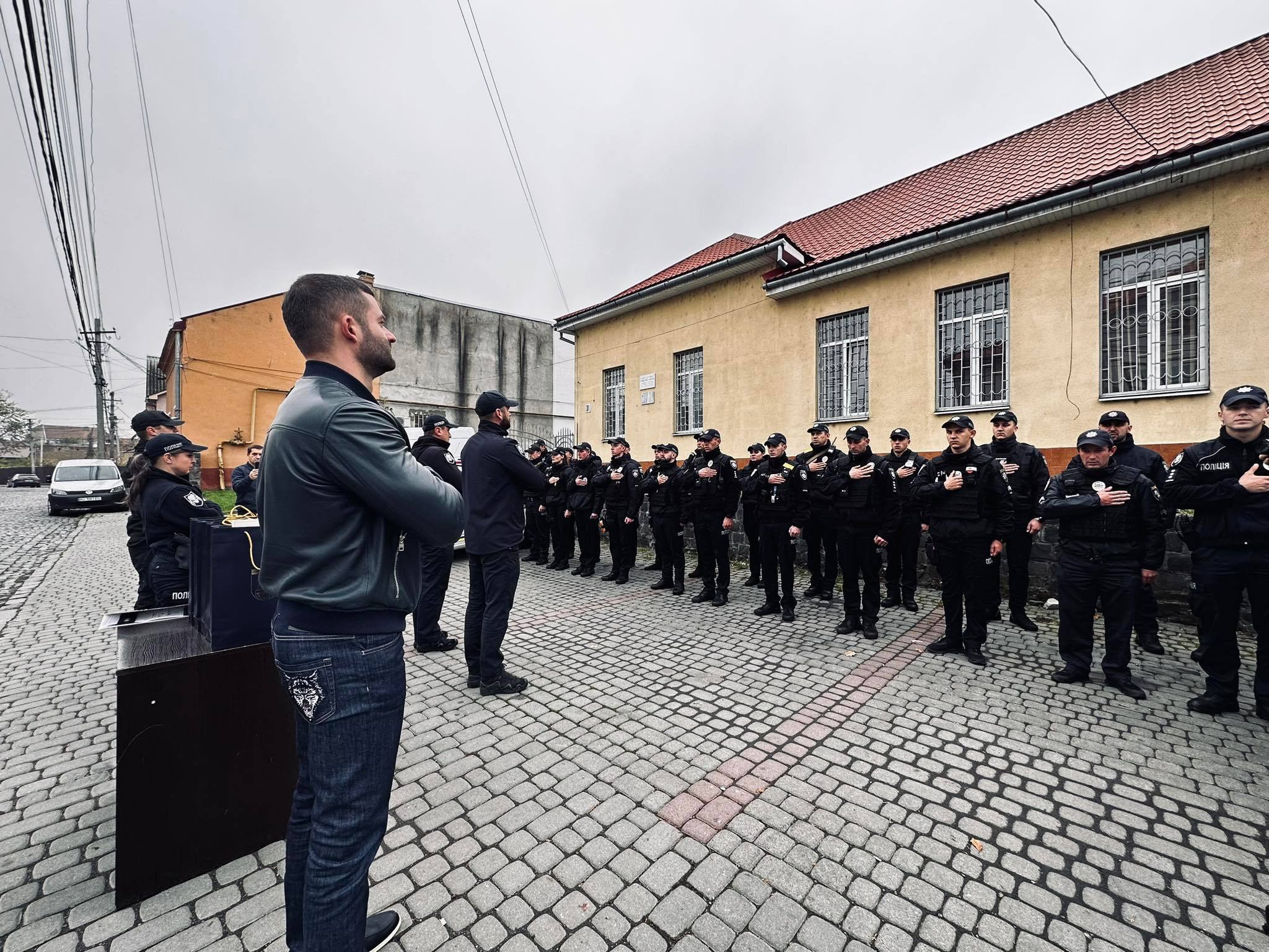 Більше 100 патрульних поліцейських відсьогодні базуватимуться в Мукачеві (ФОТО)