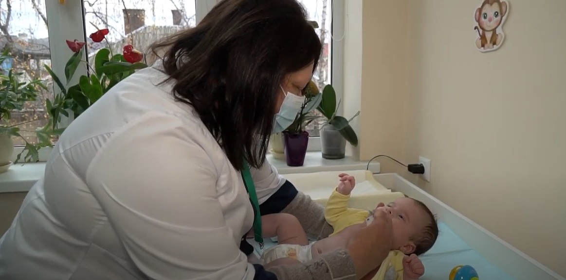 Щомісяця в дитячій консультації мукачівської лікарні допомагають 2,5 тисячам маленьких пацієнтів (ВІДЕО)