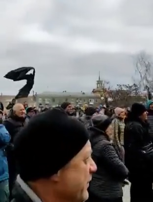 В окупованому Росією Бердянську мешканці вийшли на мітинг за Україну (ВІДЕО)