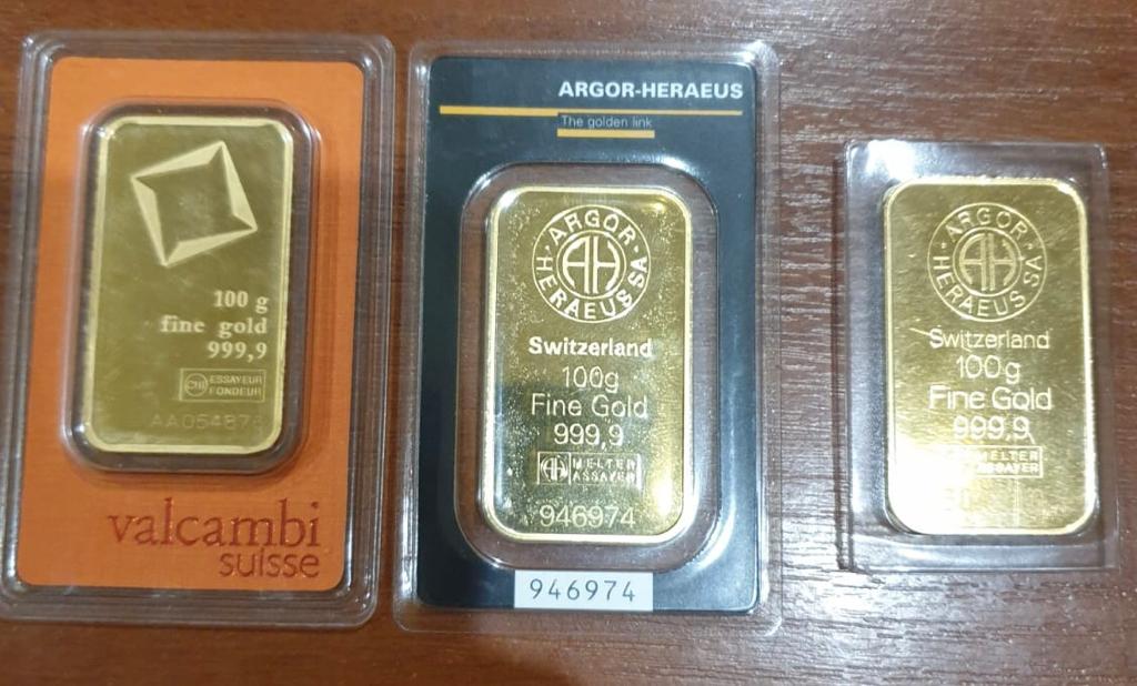 На Закарпатті біля кордону в харків'ян вилучили кошти та золото загальною вартістю понад 5,7 млн грн (ФОТО)