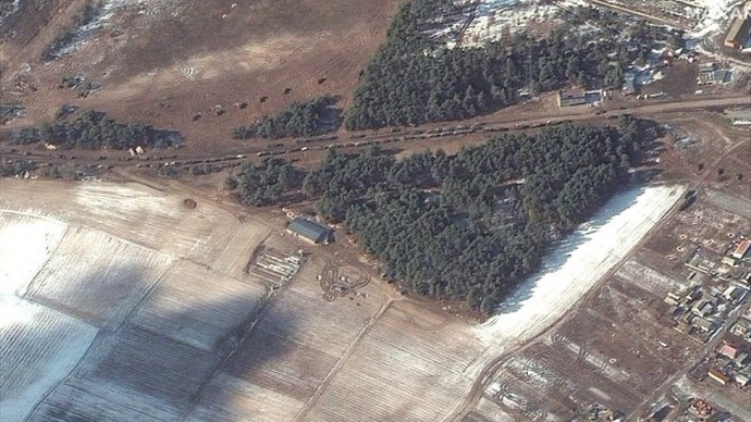 Війська РФ на півночі від Києва перегруповуються: супутникові знімки
