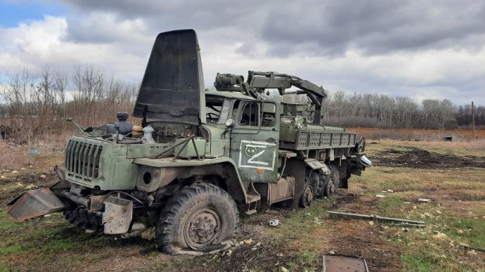 Ворог перегруповується та готує наступальну операцію на сході України – зведення Генштабу