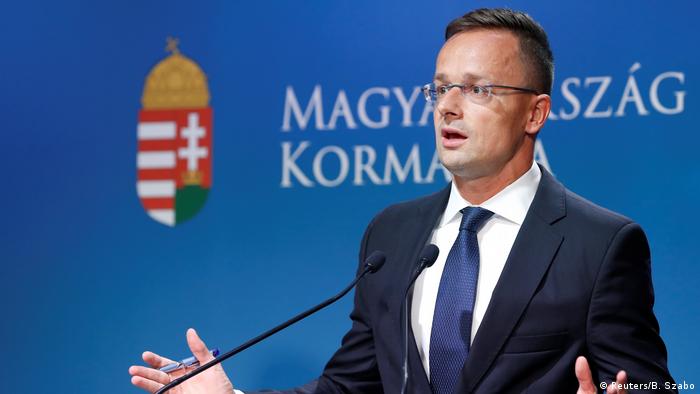 Глава МЗС Угорщини підтвердив, що країна прийняла схему оплати за російський газ і нафту в рублях