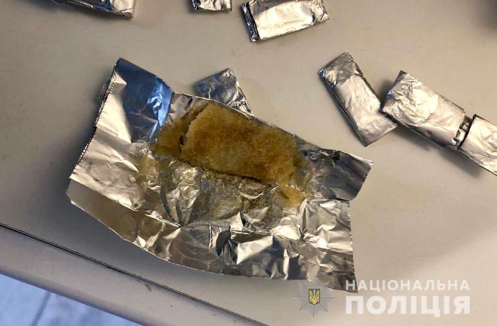 У затриманих в Мукачеві наркоторговців вилучили наркотики на майже пів мільйона грн (ФОТО, ВІДЕО)