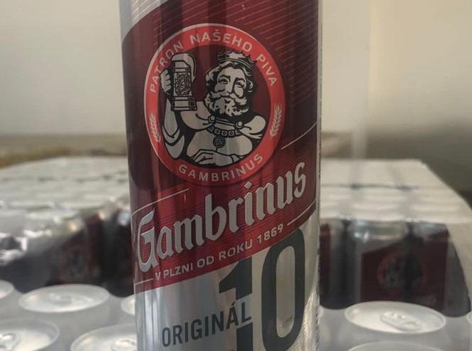 Закарпатські підприємці намагалися ввезти в Україну з Чехії "ліве" пиво "Gambrinus" (ФОТО)