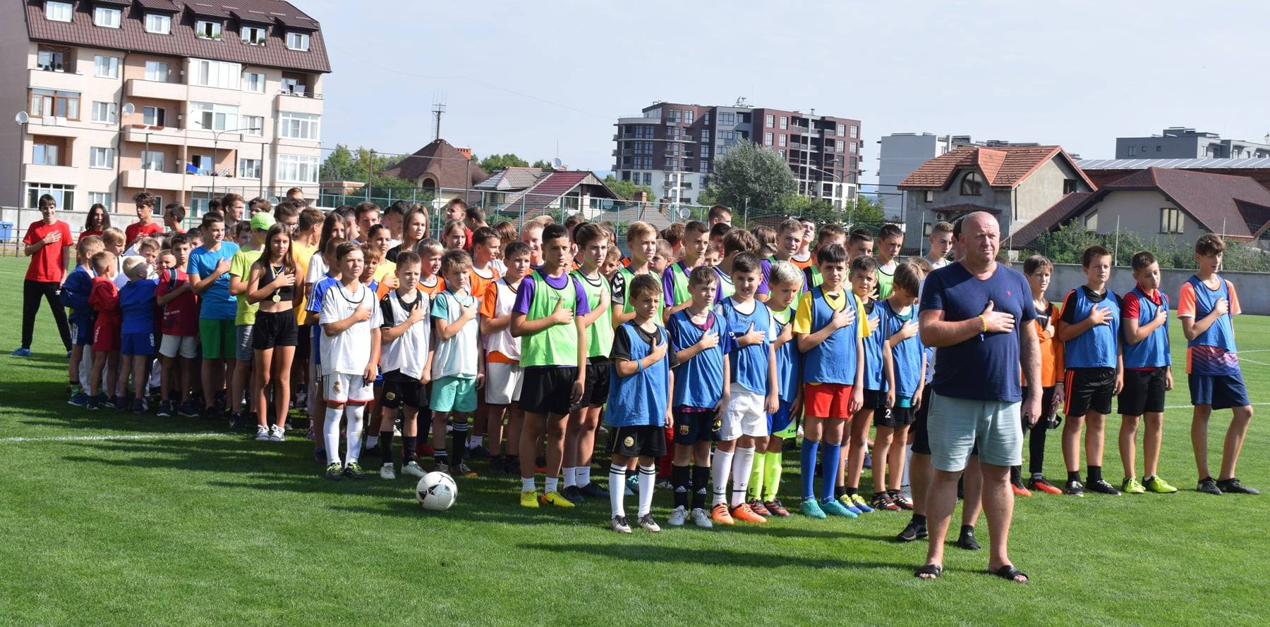 Близько 250 юних ужгородських спортсменів та спортсменок узяли участь у святі до Дня молоді (ФОТО)