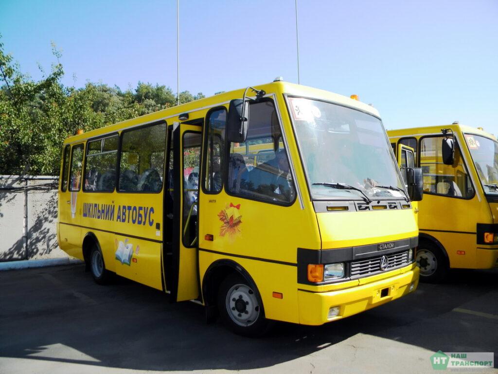 У Міжгір'ї за 730 тисяч орендують 5 шкільних автобусів у ФОПа без автобусів