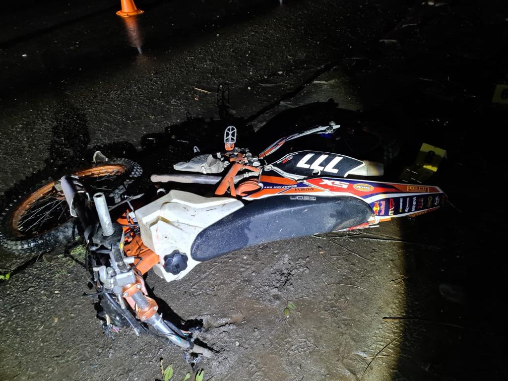 В Іршаві п'яний мотоцикліст врізався у бетонну огорожу, загинув 15-річний пасажир (ФОТО)