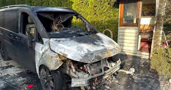 В Ужгороді спалили авто секретаря міськради Мелкумяна (ВІДЕО)