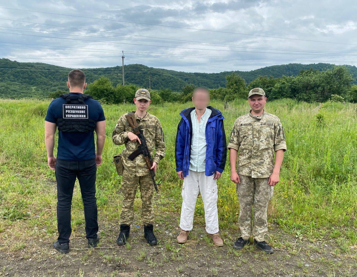 На кордоні зі Словаччиною на Закарпатті затримали трьох українців та іноземця (ФОТО)