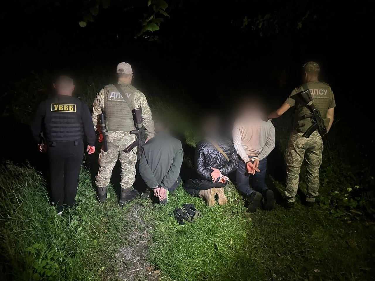 На околиці Ділового на Рахівщині затримали двох переправників із ухилянтом (ФОТО)