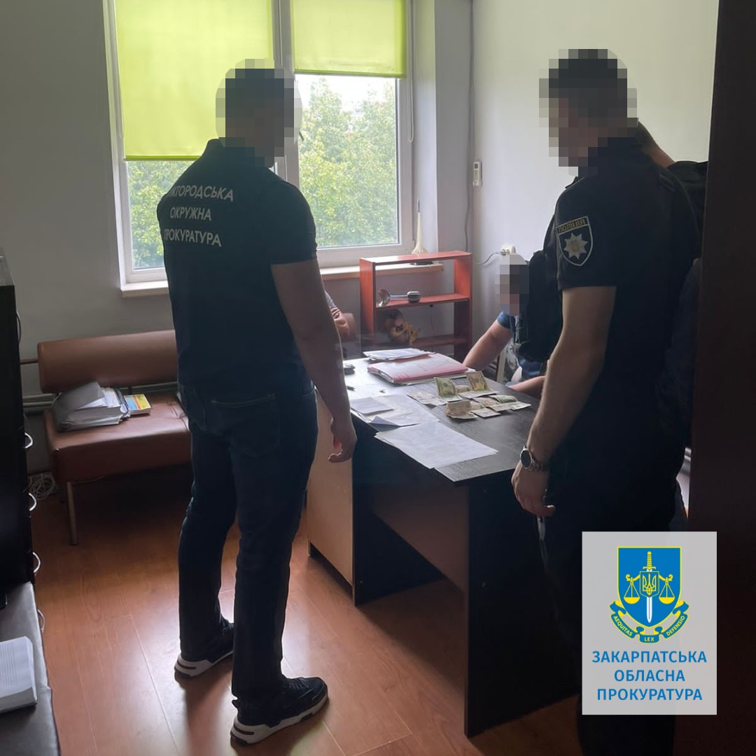 Затриманий в Ужгороді на "абортному" хабарі завідувач гінекологічним відділенням перебуватиме під домашнім арештом