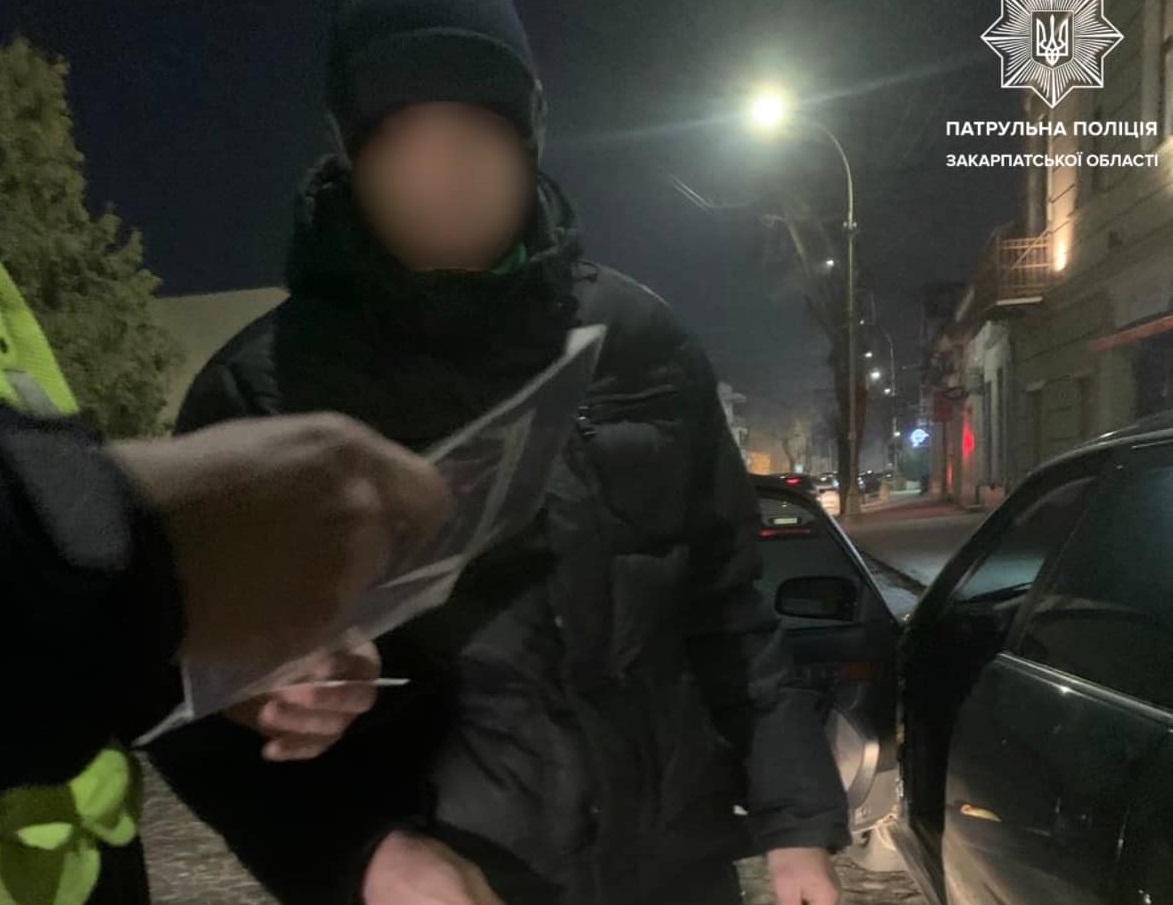 Уночі в Ужгороді та Мукачеві виявили двох "безправних" водіїв – "під кайфом" та п'яного (ФОТО)