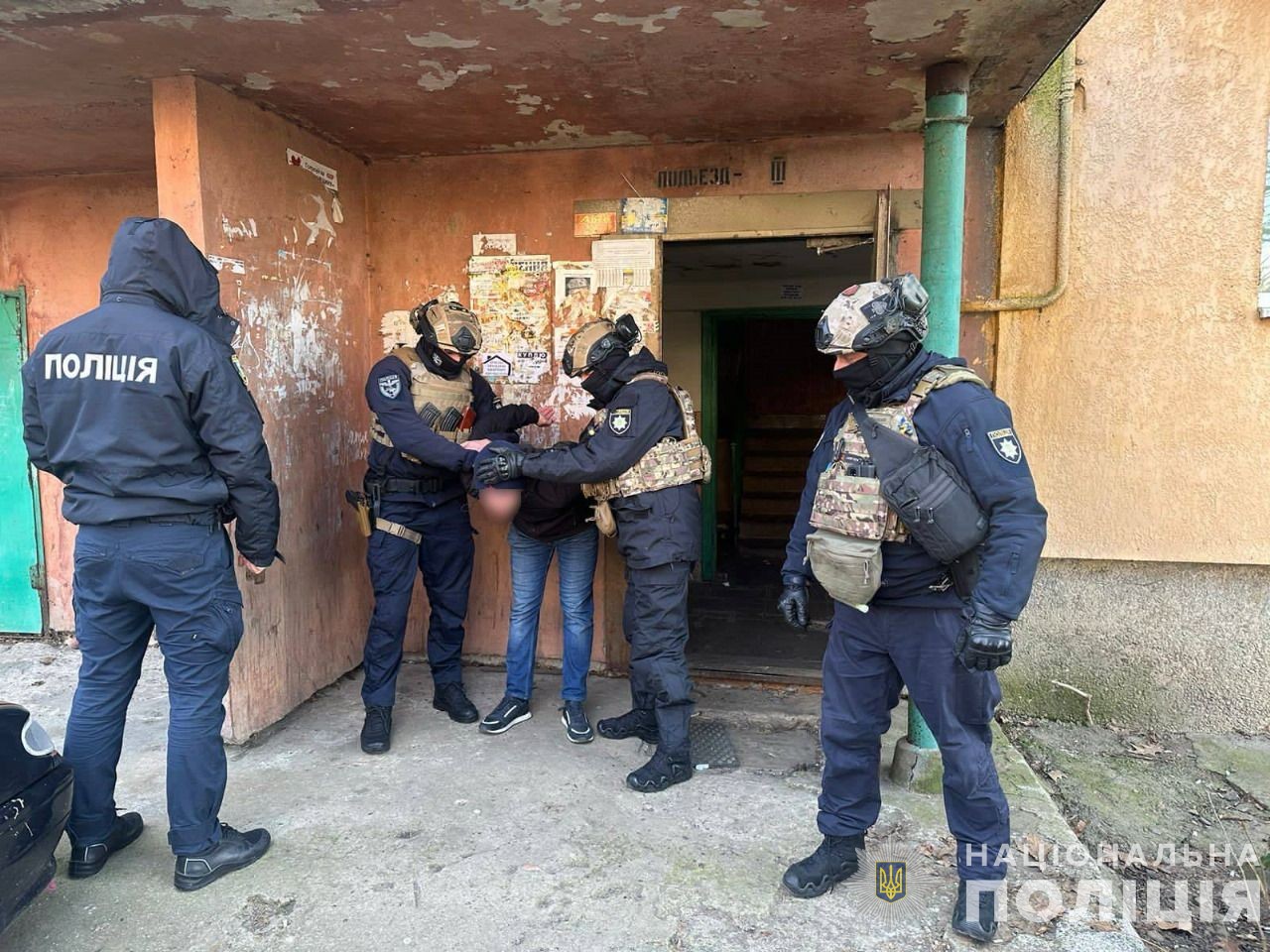 Мукачівському підпалювачу килимка перед дверима "ритуального" закладу "світять" 10 років тюрми (ФОТО)
