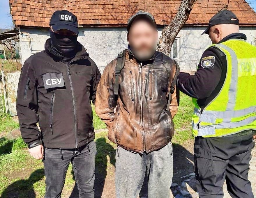 В Іршаві чоловіка затримали на продажі гранат (ФОТО)