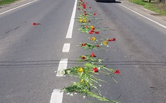 У Великолучківській громаді встелили квітами останню дорогу Героя Віктора Микити з Кайданова (ФОТО)
