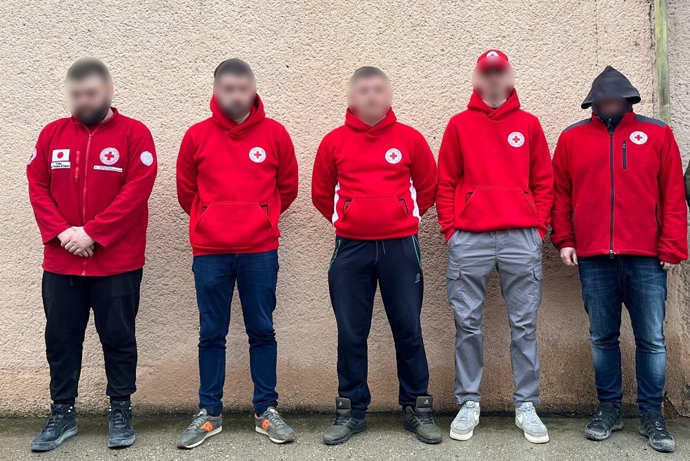 П'яти "ухилянтам", які намагалися виїхати в Румунію як "червонохрестівці", повідомили про підозру (ФОТО)