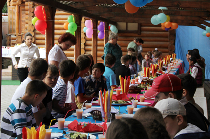 Закарпатський “Фронт Змін” привітав дітей з їхнім Днем