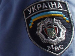 В Ужгороді "тітушки" спробували атакувати місцевий Майдан, а міліція вимагає гроші у бізнесменів на "Беркут"