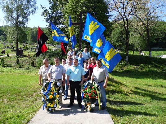 Іршавська «Свобода» вшанувала полеглих борців за волю України у День героїв (ФОТО)