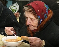 Мукачівський соціальний центр щодня годує більше 100 нужденних