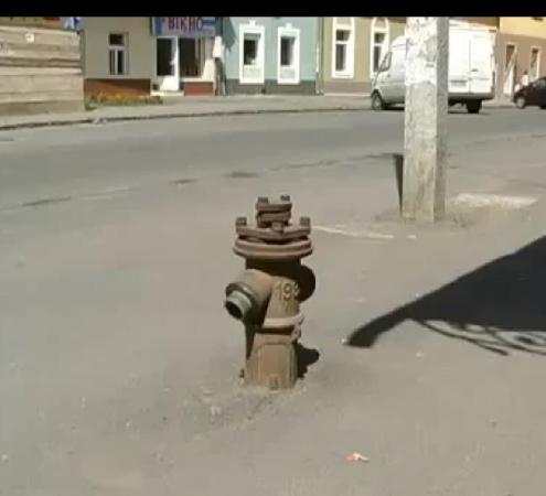 В Ужгороді сотні пожежних гідрантів потребують ремонту (ВІДЕО)