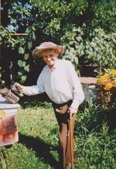 84-річний закарпатський бджоляр вірить у кращі часи
