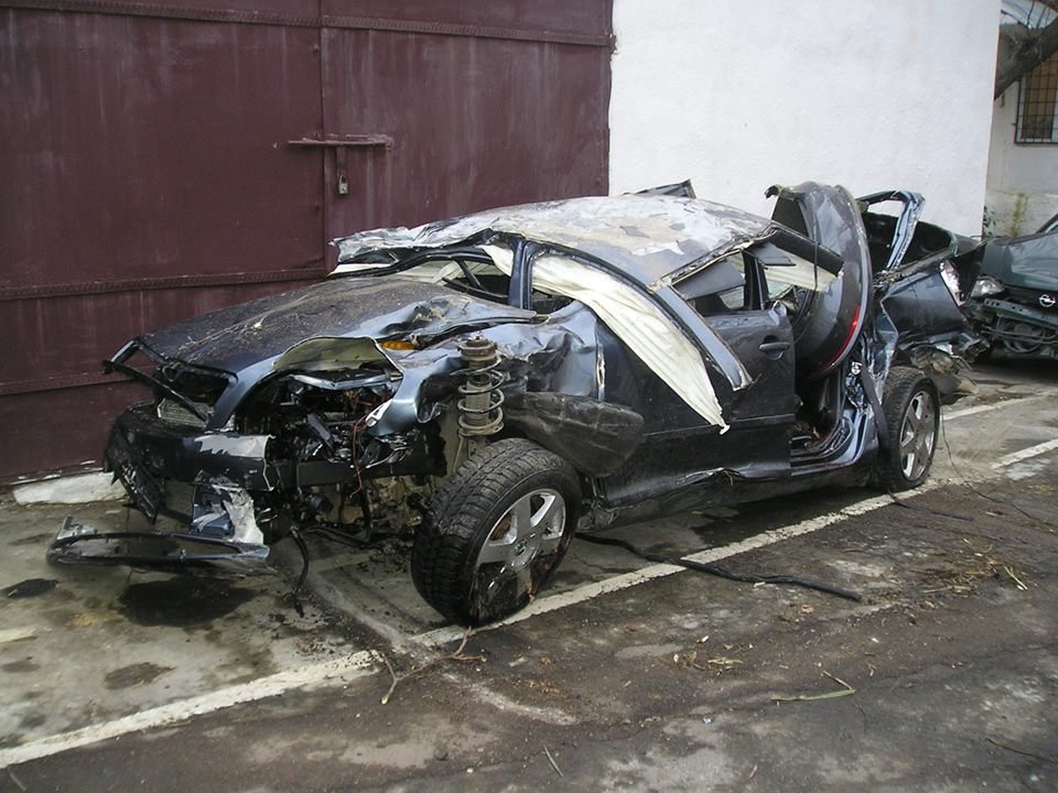 Авто, в аварії якого на Берегівщині загинуло троє юнаків, врізалося в дерево на висоті майже 3 метрів (ВІДЕО)