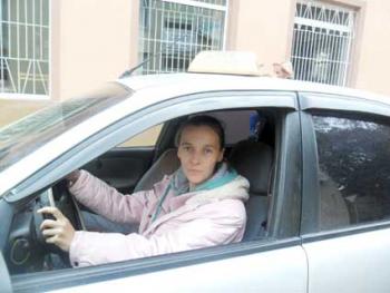 Для жінки-таксиста з Ужгорода автомобіль - на третьому місці