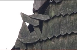 В унікальній церкві в Дешковиці через занедбаність вже протікає дах (ВІДЕО)