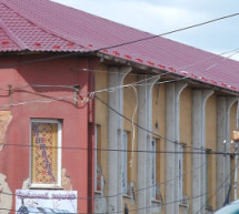 У центрі Хуста відновлюють фасади будівель (ВІДЕО)