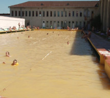 Мукачівці рятуються від спеки в лікувальній воді термального басейна (ВІДЕО)