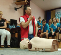 Волонтери з Чехії вчили мукачівських школярів надавати першу медичну допомогу (ВІДЕО)