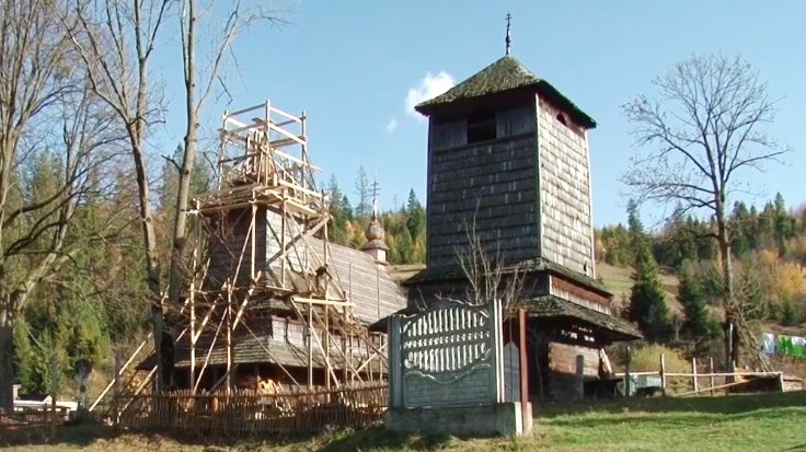 У Гукливому відновлюють найдревнішу дерев’яну церкву Воловеччини (ВІДЕО)