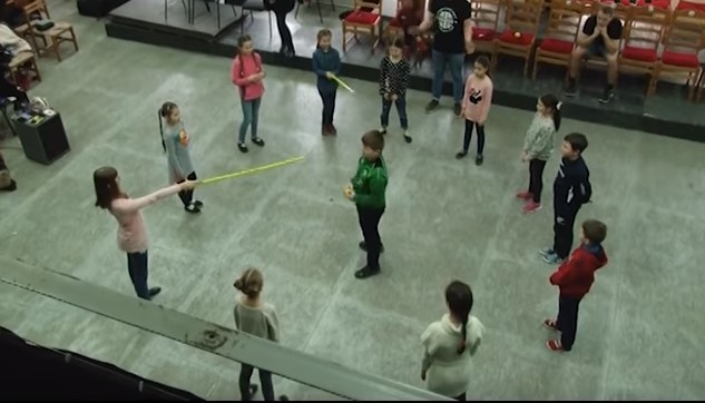 Актори Закарпатського обласного драмтеатру вчать дітей акторської майстерності (ВІДЕО)