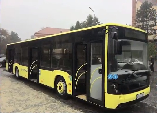 В Ужгороді тендерні процедури для закупівлі міських автобусів через помилку проходили двічі (ВІДЕО)