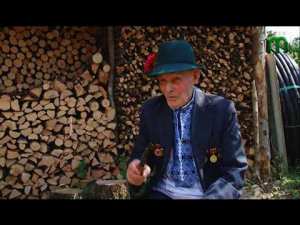 92-річний дідусь з Міжгірщини понад шістдесят років виготовляє сопілки та трембіти (ВІДЕО)