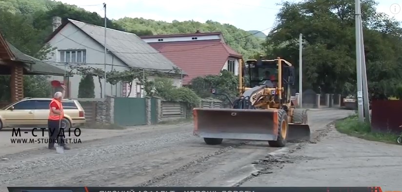 Ремонт дороги на Рахівщині румунська фірма продовжила в борг (ВІДЕО)