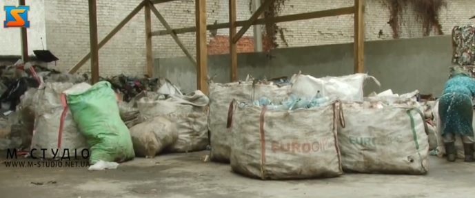 У Мукачеві значну частину сміття можна не викидати, а здати на переробку (ВІДЕО)