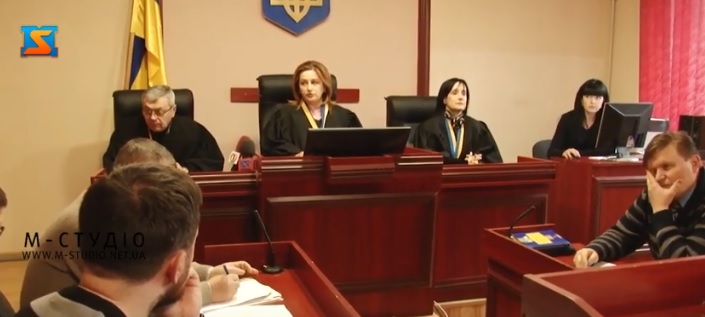 Обвинувачених у вбивстві на АЗС в Мукачеві допитали в суді (ВІДЕО)
