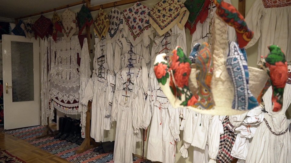 35 років сім'я Ботош із села Нижня Апша на Закарпатті збирала речі для музею (ФОТО, ВІДЕО)