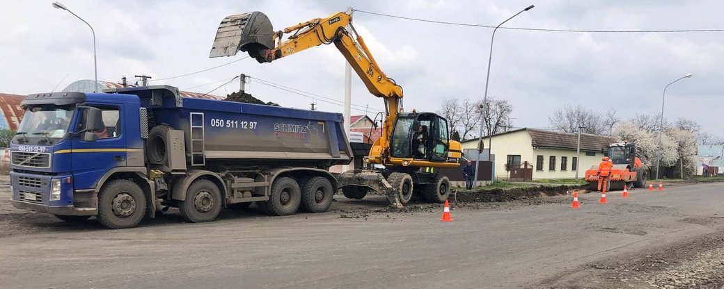 Ділянку дороги від Ужгорода до КПП "Тиса" мають відремонтувати до кінця року (ФОТО, ВІДЕО)