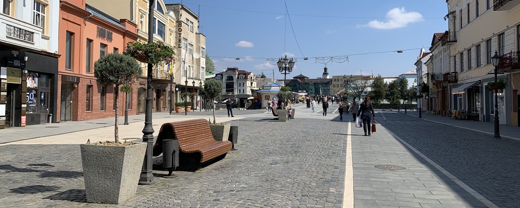 Ремонт площі Петефі в Ужгороді обіцяють завершити до кінця року (ФОТО, ВІДЕО)