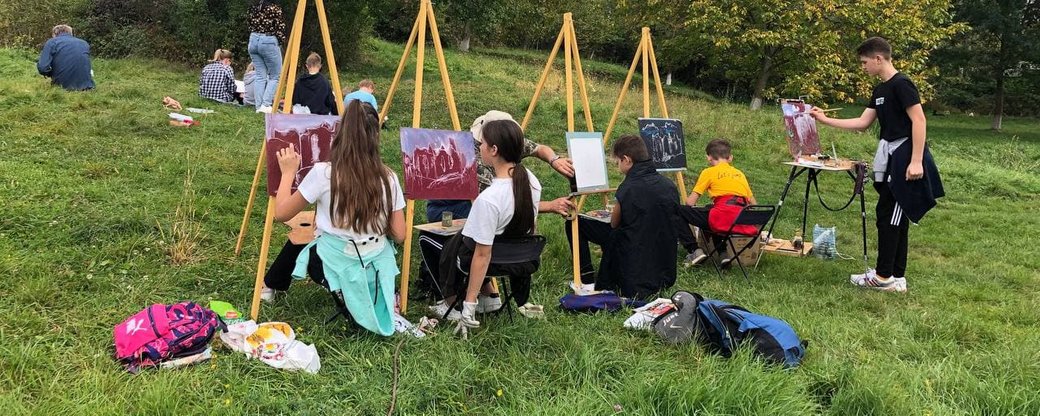 Близько 30-ти дітей малювали на пленері на Ужгородщині Середнянський замок (ФОТО, ВІДЕО)