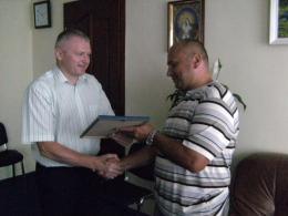 На Закарпатті нагородили сільського чиновника, що допоміг ліквідовувати паводок ( ФОТО)
