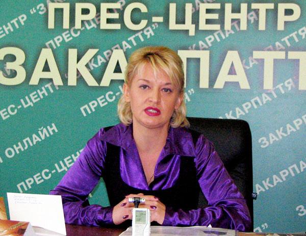 В Ужгороді єдина жінка, що балотується на мера, запросила мужчин-конкурентів на «ланч без краваток» (ФОТО)