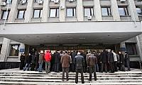 Ужгородські "регіонали" пообіцяли, що розблокують діяльність ТВК і сесія міськради відбудеться о 21.00